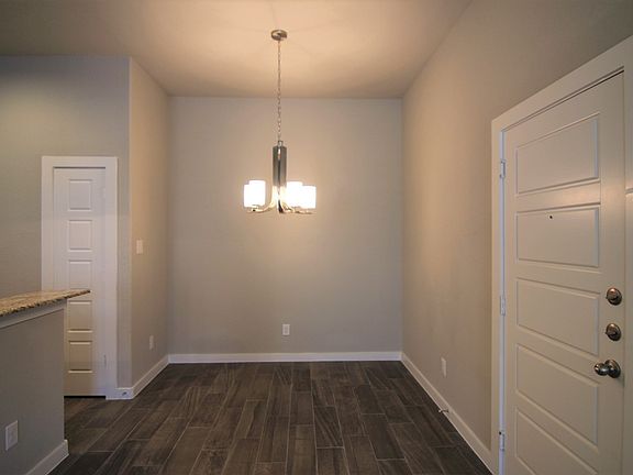 4th image of 521 Creekside Frst