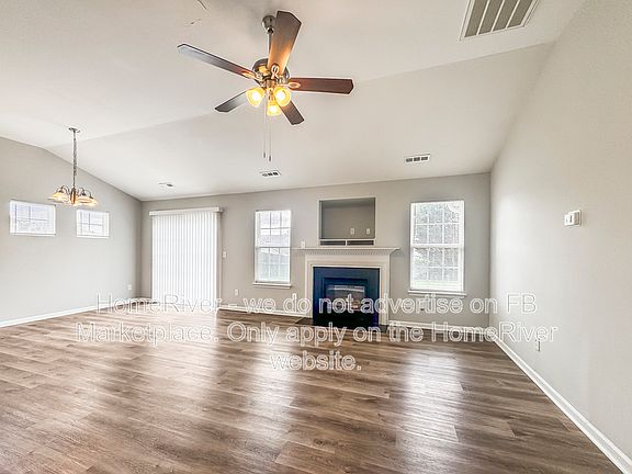 3rd image of 4406 Wolf Run Dr