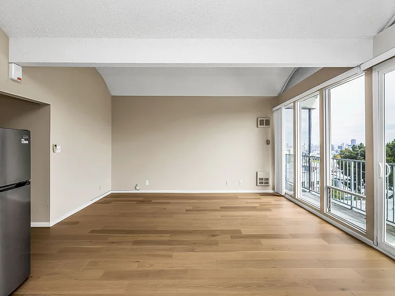 642 Alvarado — Photo 3