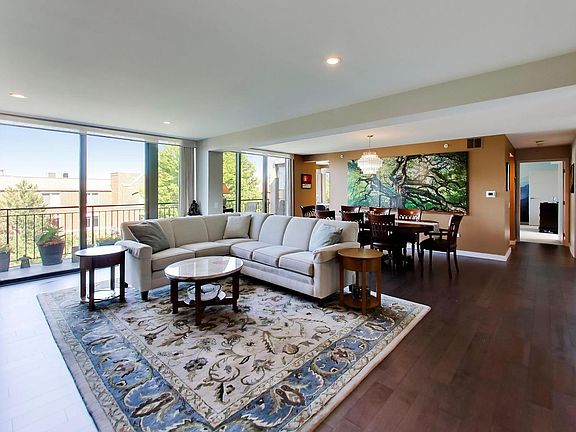 3rd image of 1633 2nd St APT 503