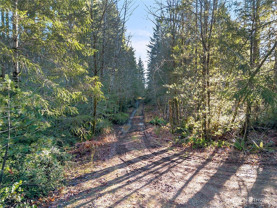 1st image of 730 NE Black Bear Road