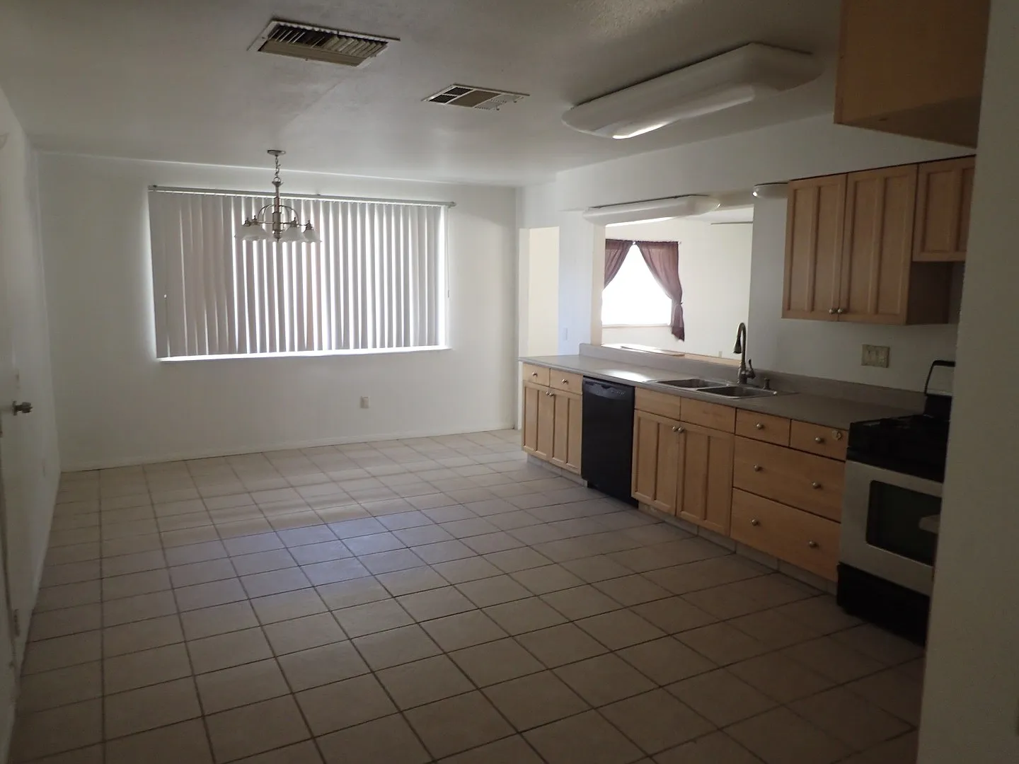 4 Bedroom — Photo 3