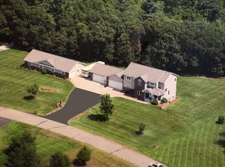 1575 E Park Creek Rd, Fall Creek, WI 54742