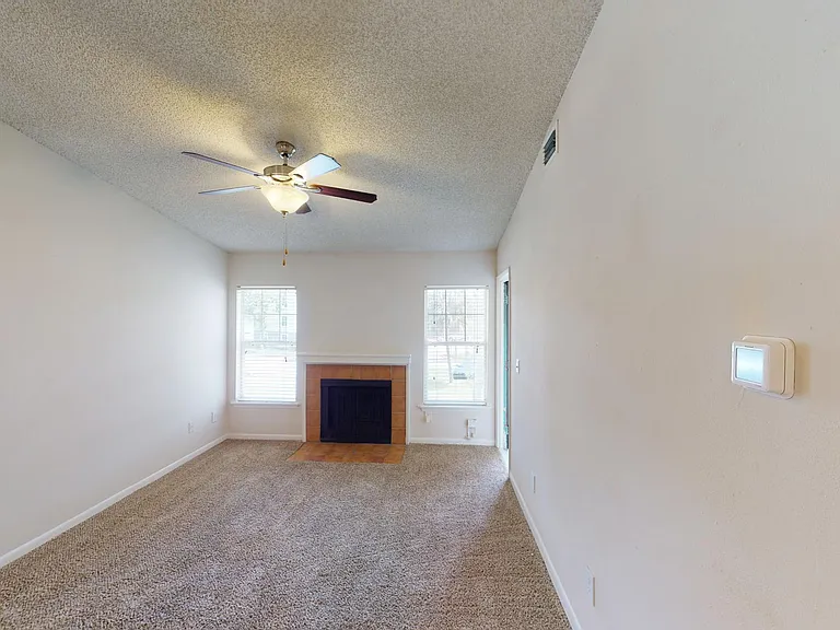 Altamira Place Apartment Homes — Photo 94