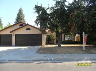2538 Purvis Ave, Clovis, CA 93611