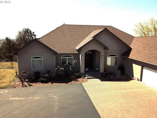 1115 NE Clark Dr, Madras, OR 97741