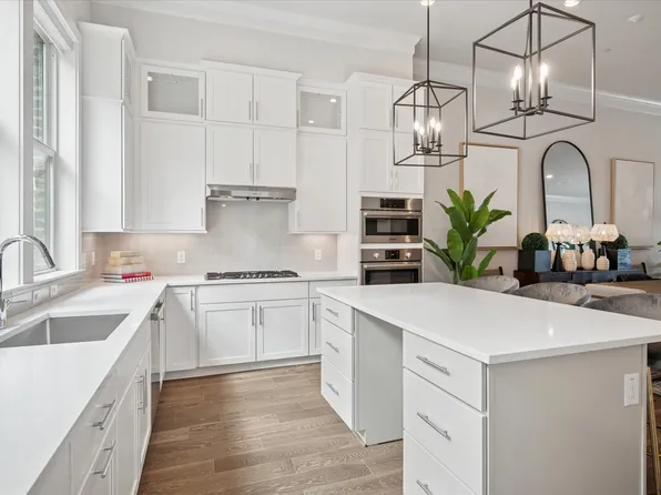 4122 Belt Line Rd, Addison, TX 75001