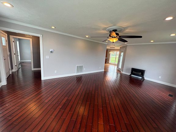 4th image of 1362 Lewis Creek Ln
