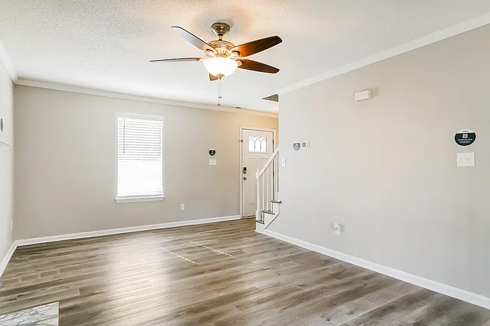 300 Beech Hill Ct — Photo 5