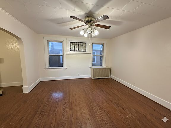 4th image of 1027 Farragut St Floor 1
