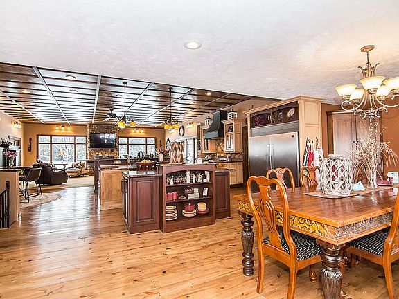 2nd image of 10885 Cardinal Dr