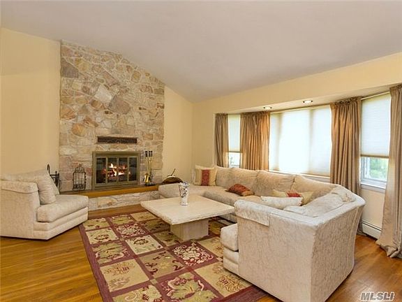 3rd image of 27 Kirkwood Dr