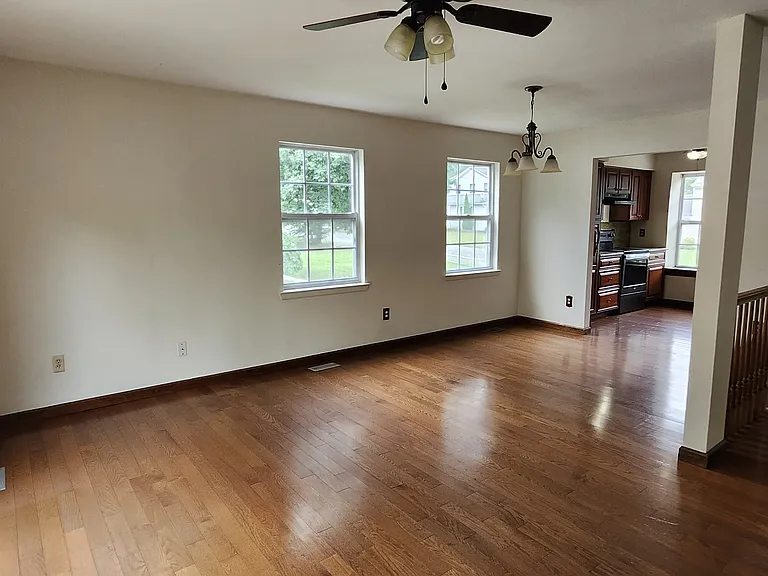 209 Green Acres Rd — Photo 6