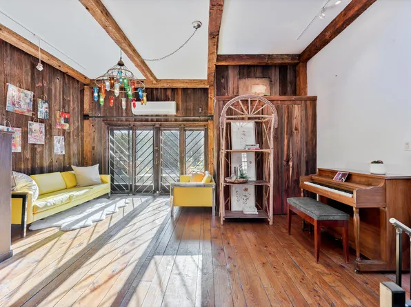 463 West 47th Street image 20 of 27