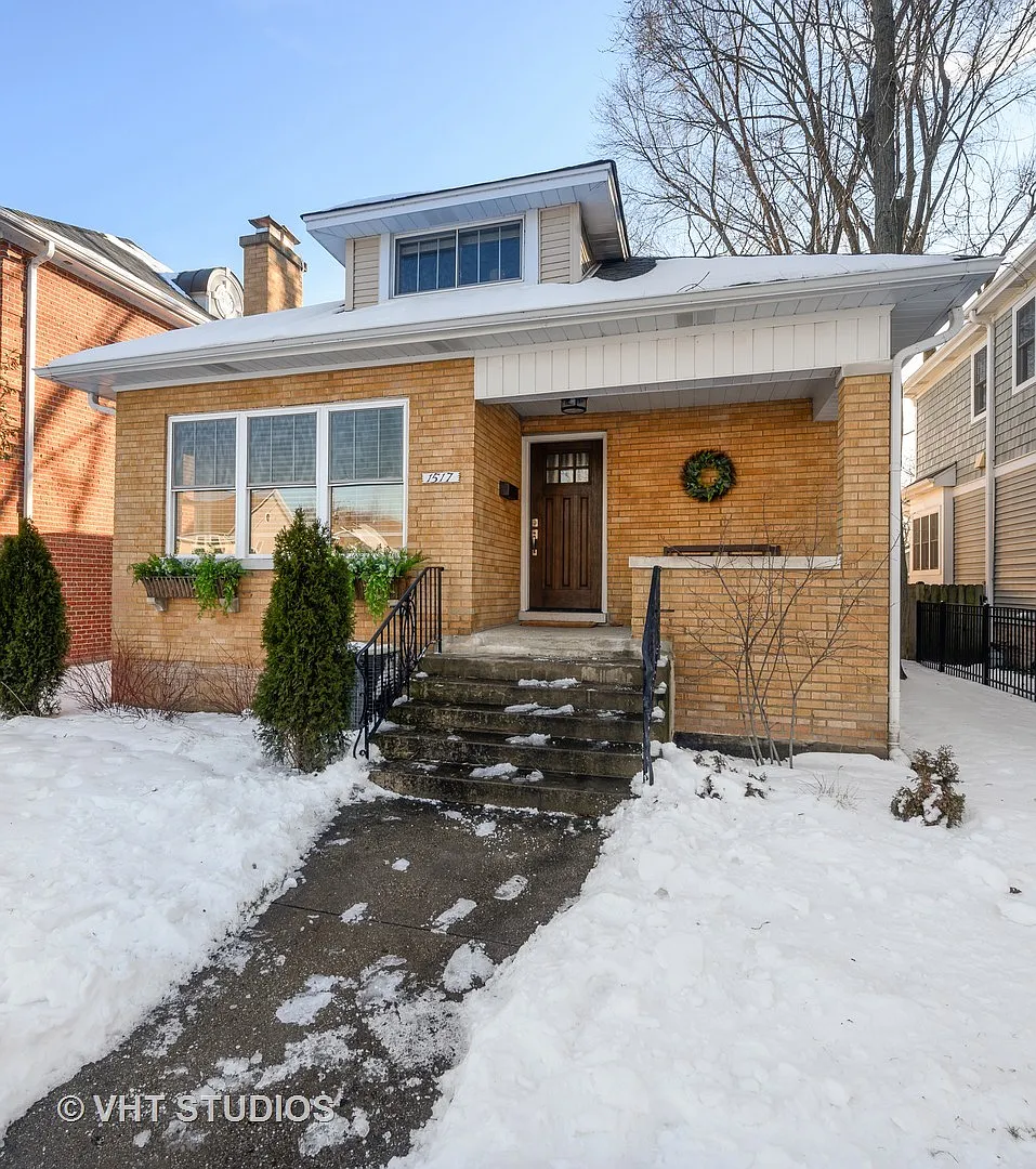 1517 Wilmette Ave photo 1