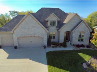 1120 Lake Ridge Dr, Cedar Falls, IA 50613