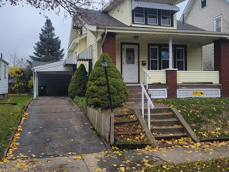 3205 Dewey Pl SW — Photo 1