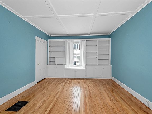 4th image of 35 19th St