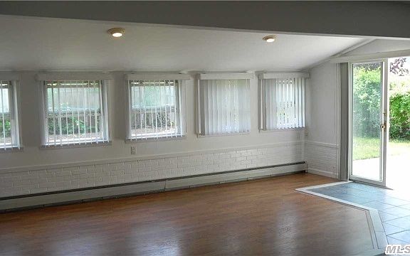 3rd image of 138 Land Ln