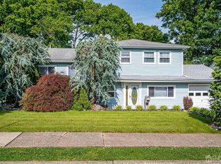 124 Cypress Dr, Colonia, NJ 07067