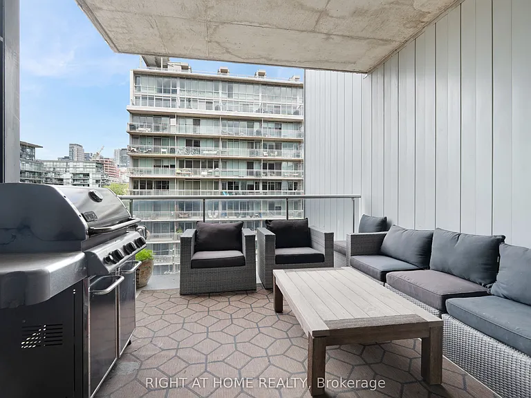 60 Bathurst St #610 — Photo 10