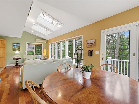 3rd image of 9 Woodcliffe Rd