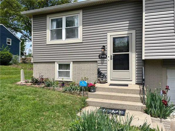 17608 E 19th Terrace Ct S, Independence, MO 64057