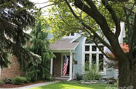 2nd image of 5010 Runnymede Dr