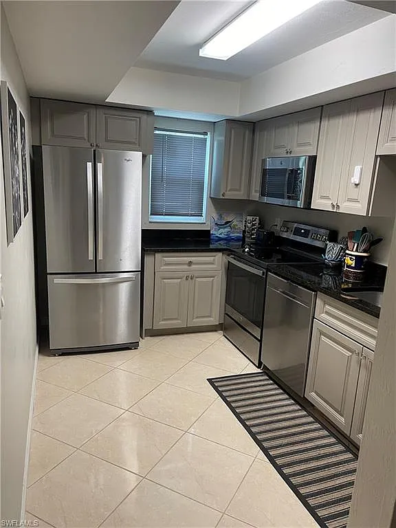 2 bed, 2.0 bath, 956 sqft, $1,800 — Photo 4