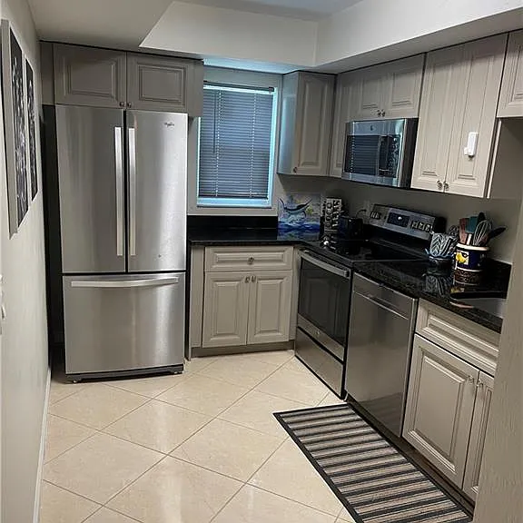 27249 Pullen Ave #5 — Photo 4