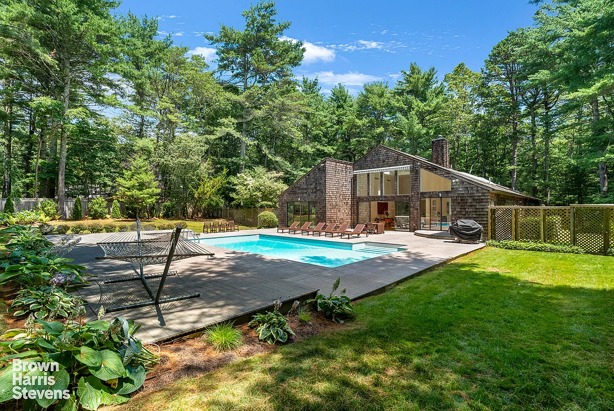 Building Photo - 25 Bull Run
