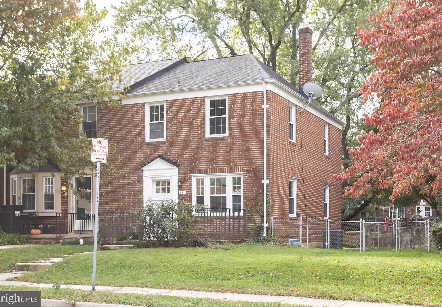 3 bed, 1.0 bath, 1216 sqft, $2,600 — Photo 2
