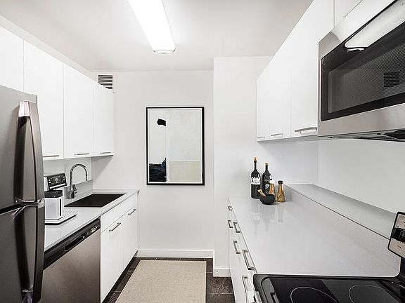 2nd image of 321 W 54th St APT 215