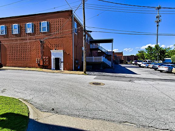5th image of 250 S Florissant Rd