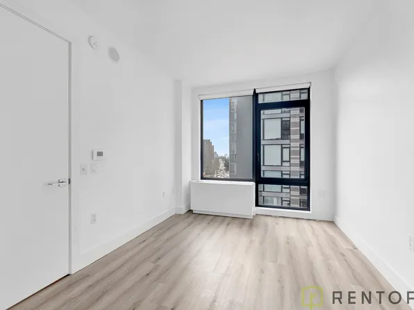 224 East 135th Street image 4 of 28