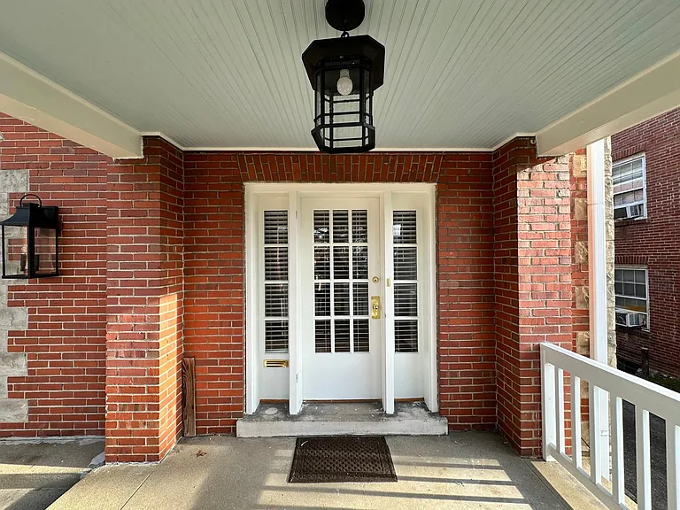 807 E High St #2 — Photo 3