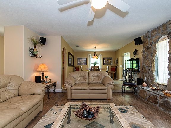 5th image of 301 Trade Wind Ln