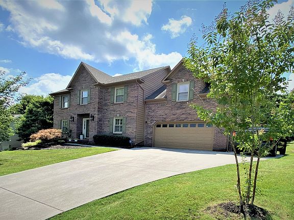 3rd image of 324 Sweetgum Dr