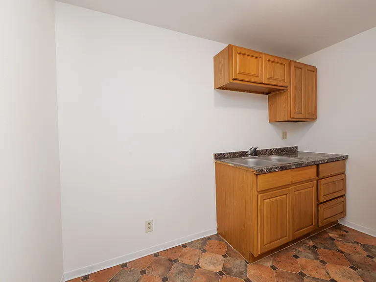 Twin Oaks Apartments — Photo 7