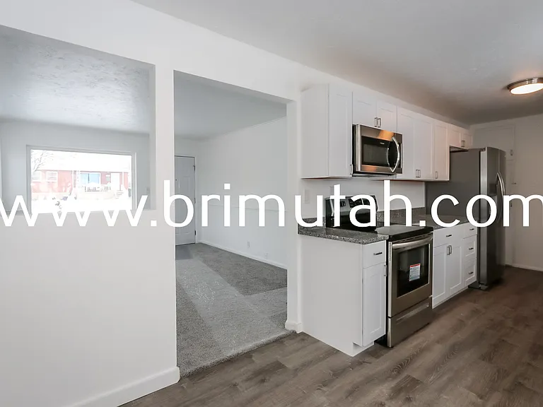 5856 S 157 W — Photo 7