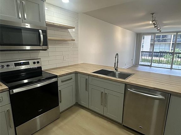 5th image of 10425 SW 112th Ave APT 215