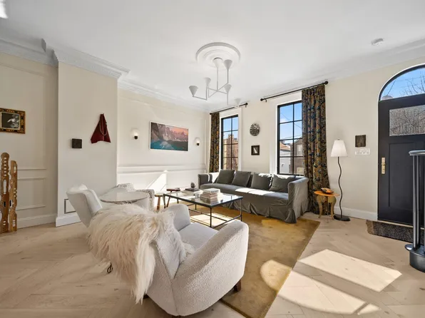 16a Paterson Street image 1 of 50