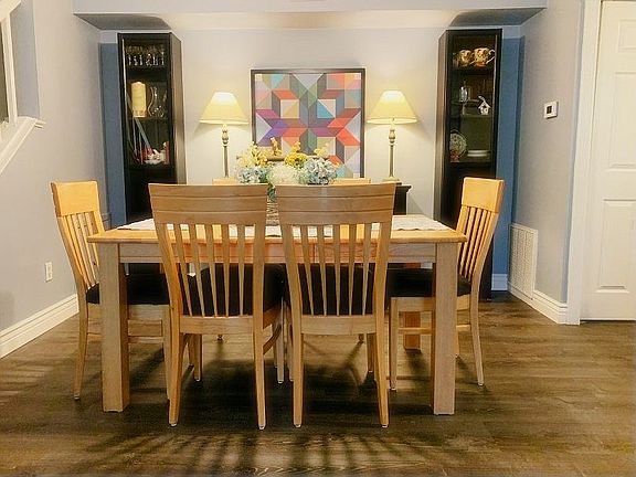 4th image of 207 Springmeadow Dr Unit B