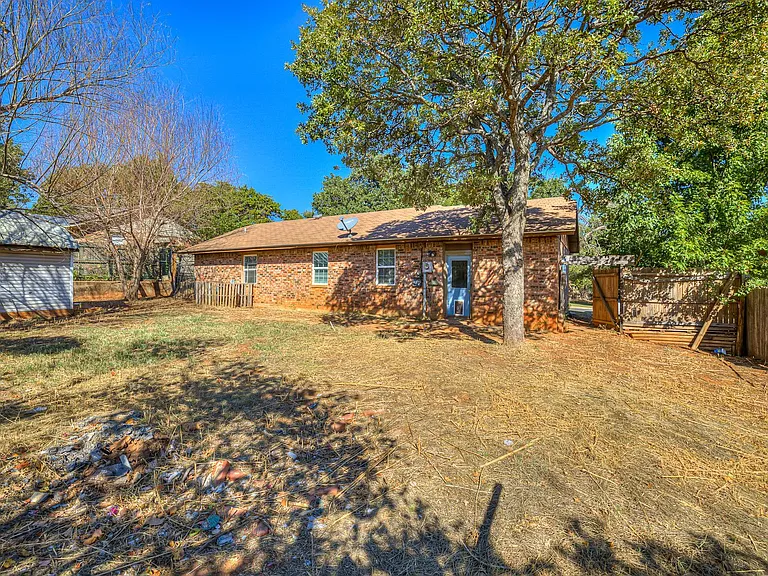 3312 Gwendolyn Ln — Photo 17