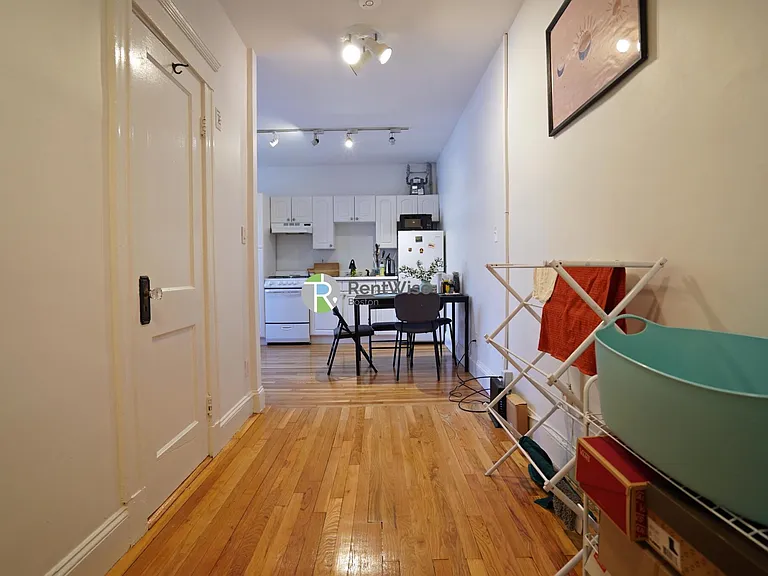 62 Queensberry St #302 — Photo 8