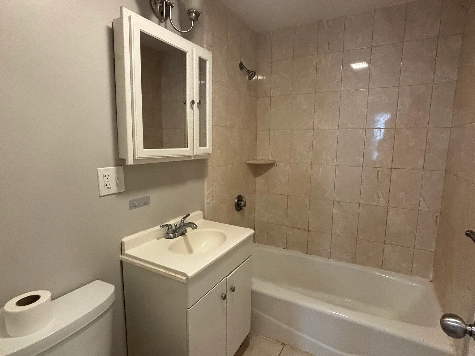 1 bed, $2,100 — Photo 4