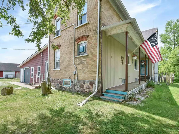 N8424 Nollenberg Rd, Manawa, WI 54949