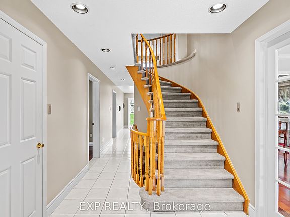 3rd image of 1 Alexis Rd