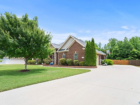 3rd image of 16132 Chowning Dr