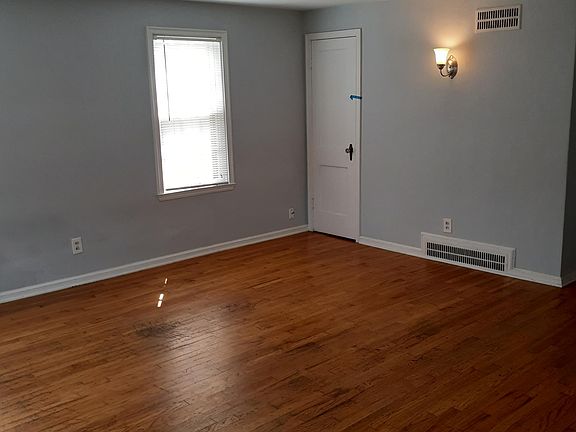 4th image of 7900 Madison Ave